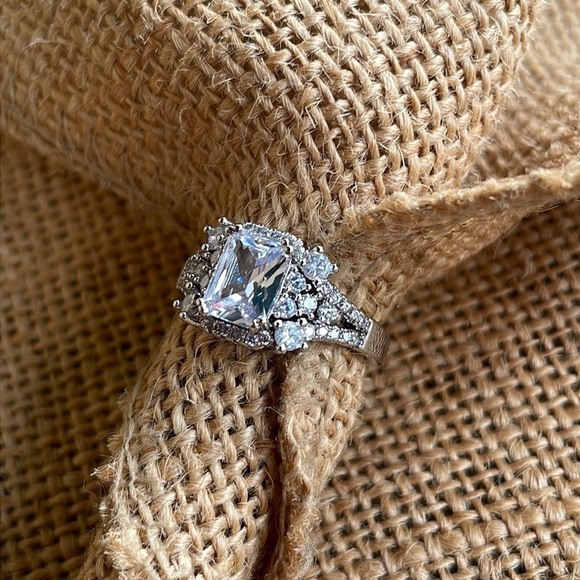 Princess Square Cubic Zirconia CZ Wedding Engagement Ring Bridal Wedding New - Picture 5 of 9